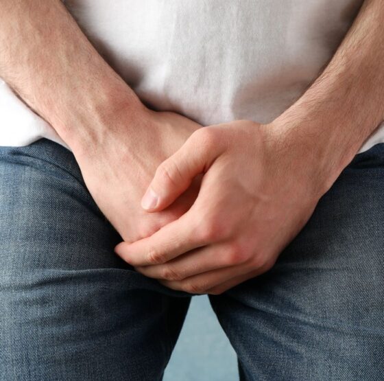 Harninkontinenz und Erektionsstörungen sind mögliche Komplikationen von lebensrettenden Prostataoperationen. Doch Beckenbodentherapie kann helfen!